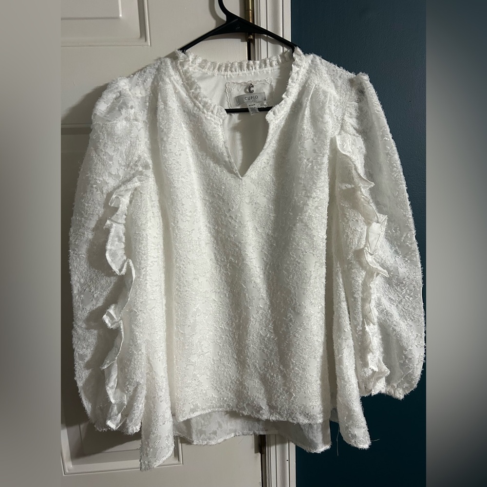 White textured long sleeved blouse size M